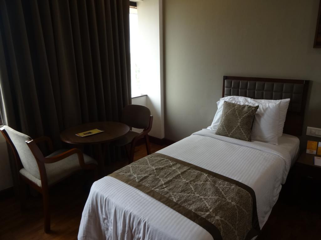 Keys Select By Lemon Tree Hotels, Malabar Gate, Kozhikode Buitenkant foto