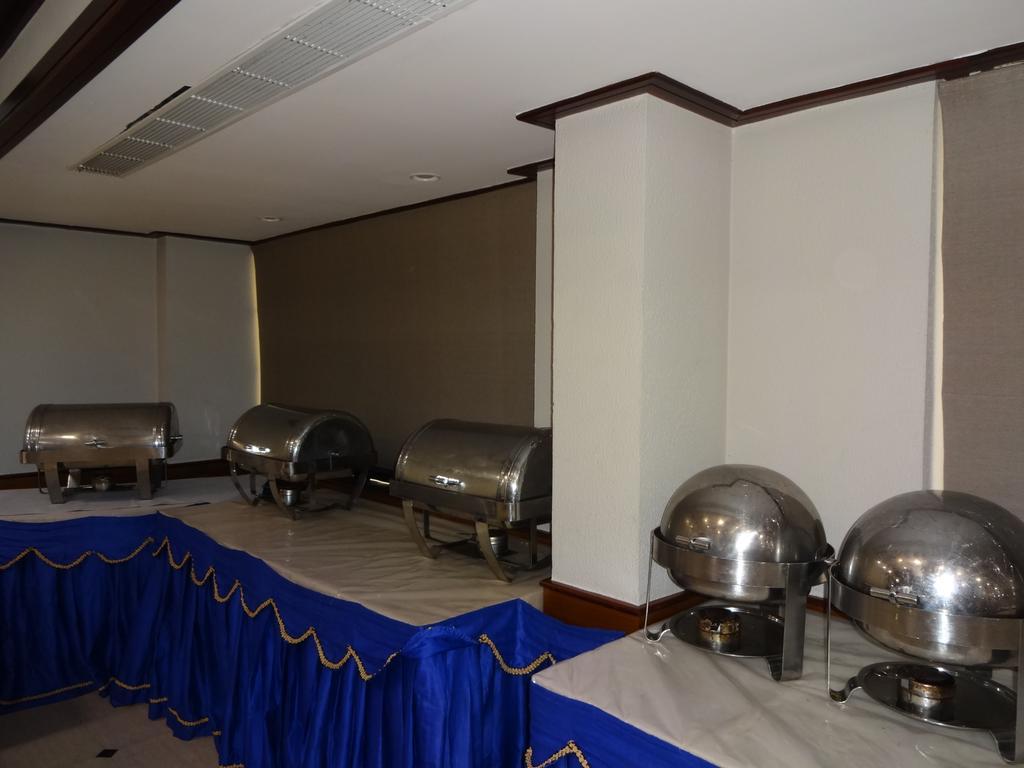 Keys Select By Lemon Tree Hotels, Malabar Gate, Kozhikode Buitenkant foto