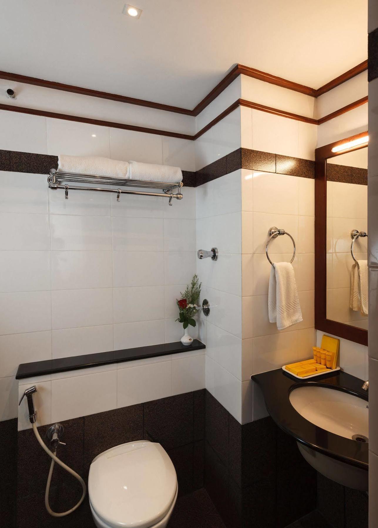 Keys Select By Lemon Tree Hotels, Malabar Gate, Kozhikode Buitenkant foto
